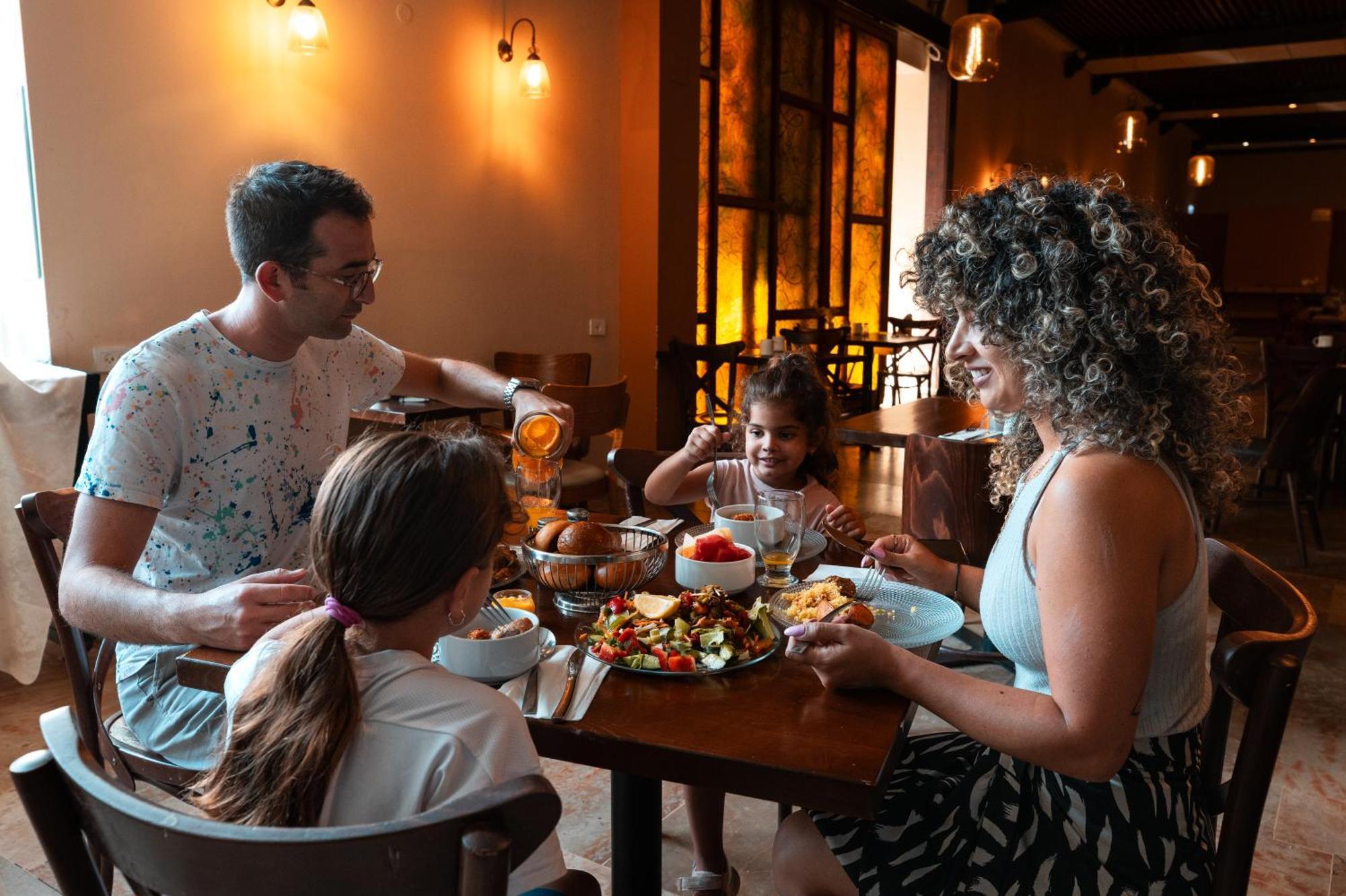 Eden Inn Zikhron Ya'akov Ngoại thất bức ảnh