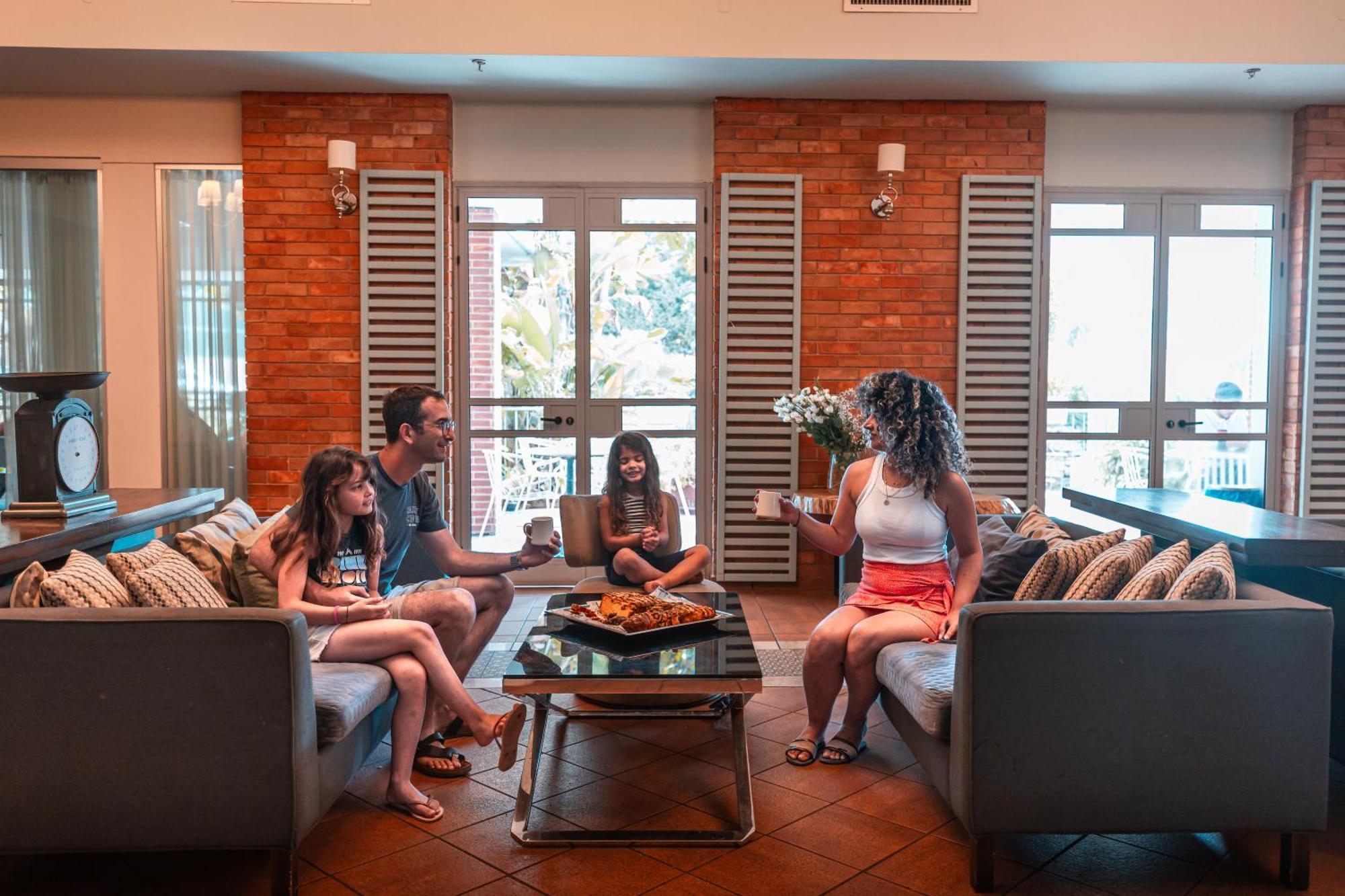Eden Inn Zikhron Ya'akov Ngoại thất bức ảnh
